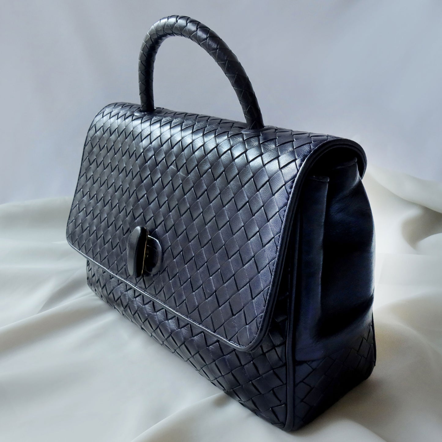 Bottega Veneta Vintage Intrecciato Weave Turnlock Flap Bag 3