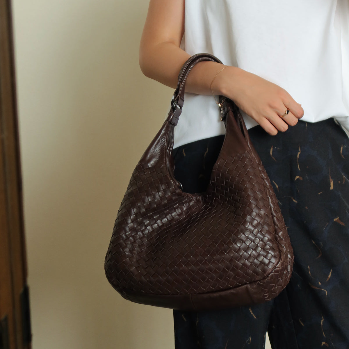 Bottega Veneta Vintage Dark Brown Medium Intrecciato Hobo Shoulder Bag