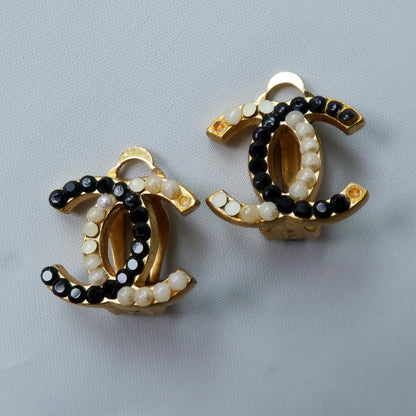 Chanel Vintage CC logo Rhinestones Clip-on Earrings