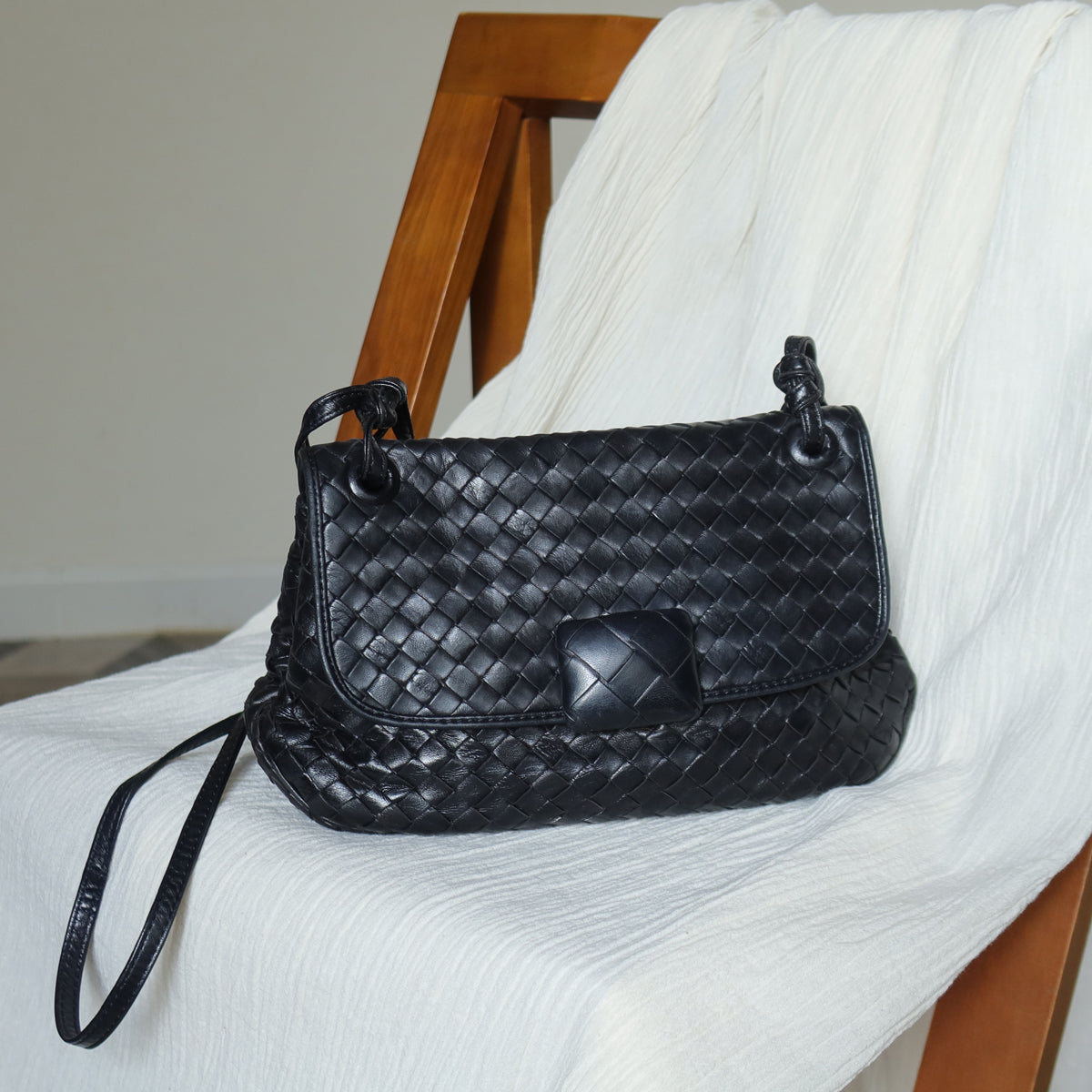 Bottega Veneta Vintage Black Intrecciato Large buckle Pouch Shoulder Bag