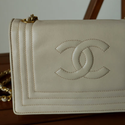 Chanel Vintage Double C logo Beige Lambskin Flap Bag