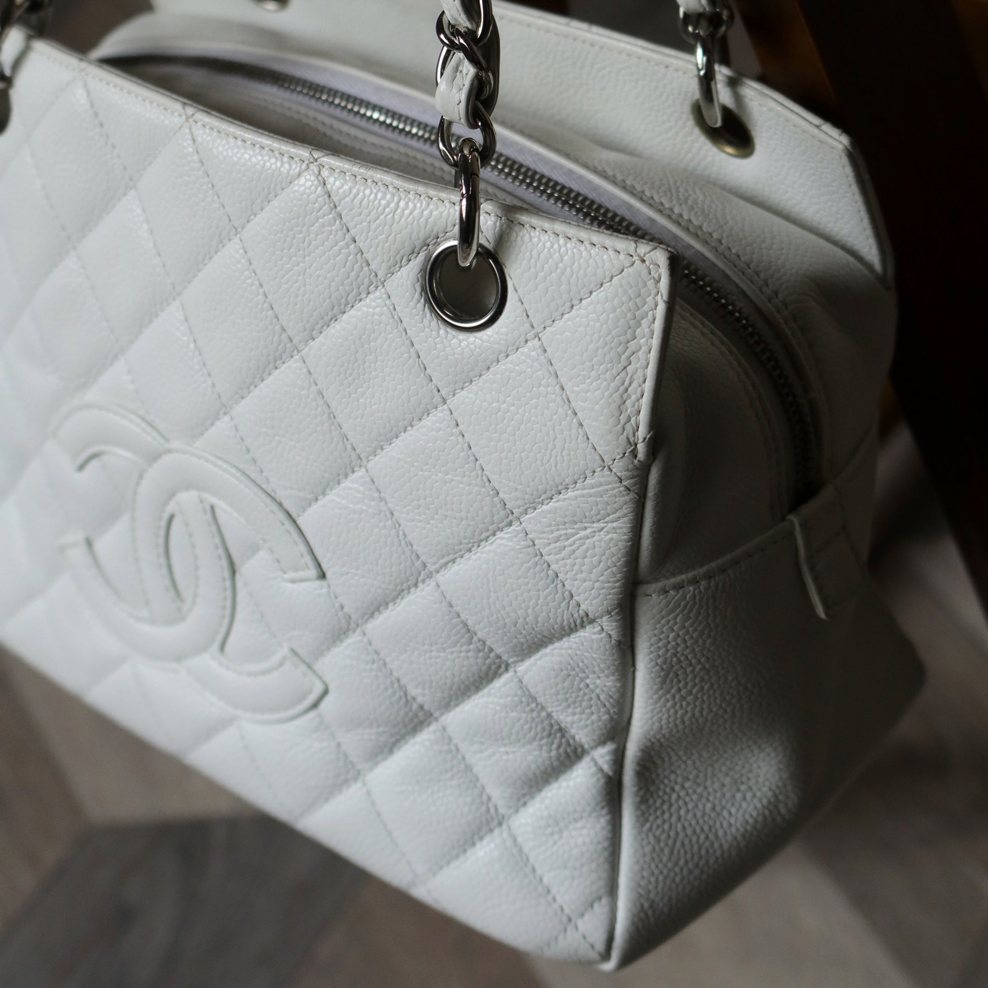 Chanel Vintage White Caviar Leather Matelasse CC mark Shoulder Bag