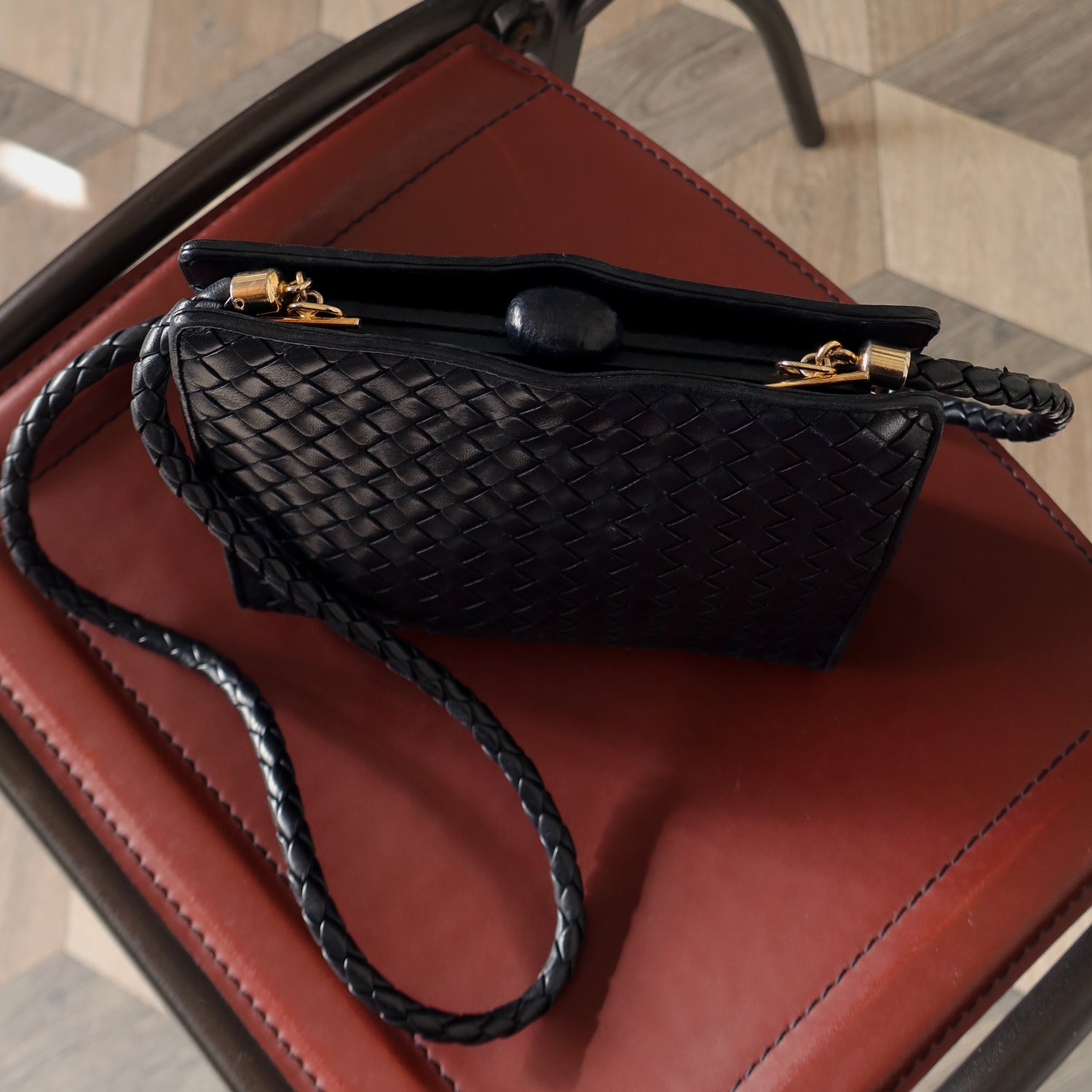 Bottega Veneta Vintage Intrecciato Weave Black Kiss Lock Crossbody Bag