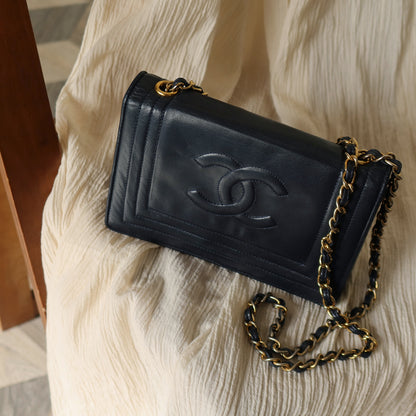 Chanel Vintage Dark Navy Lambskin CC Timeless Classic Flap Bag