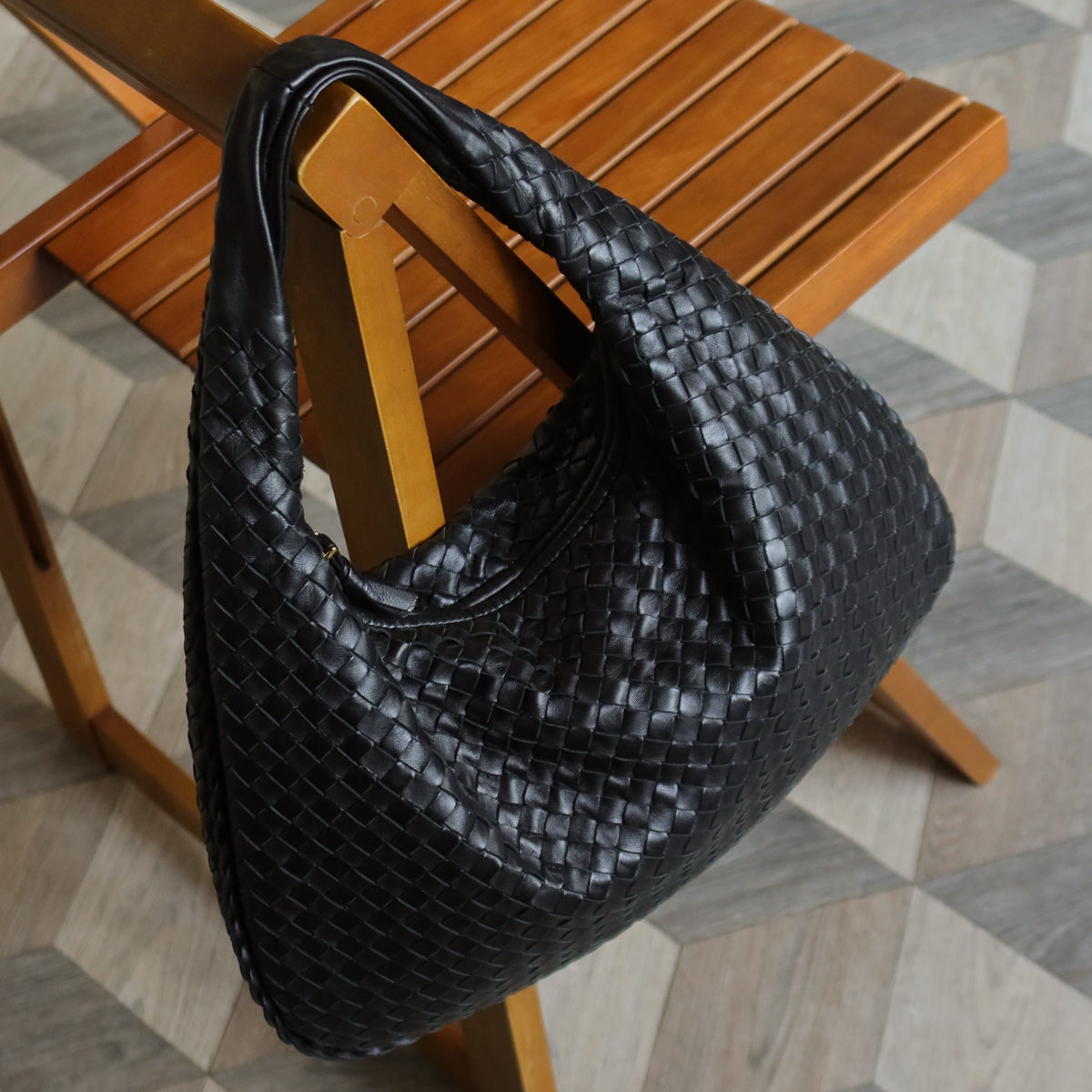 Bottega Veneta Vintage Black Intrecciato Medium Hobo One Shoulder Bag