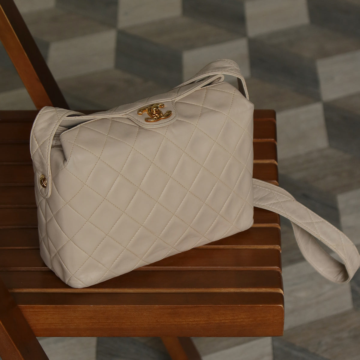 Chanel Vintage Matelasse Beige Quilted Bijoux CC Turnlock Shoulder Bag