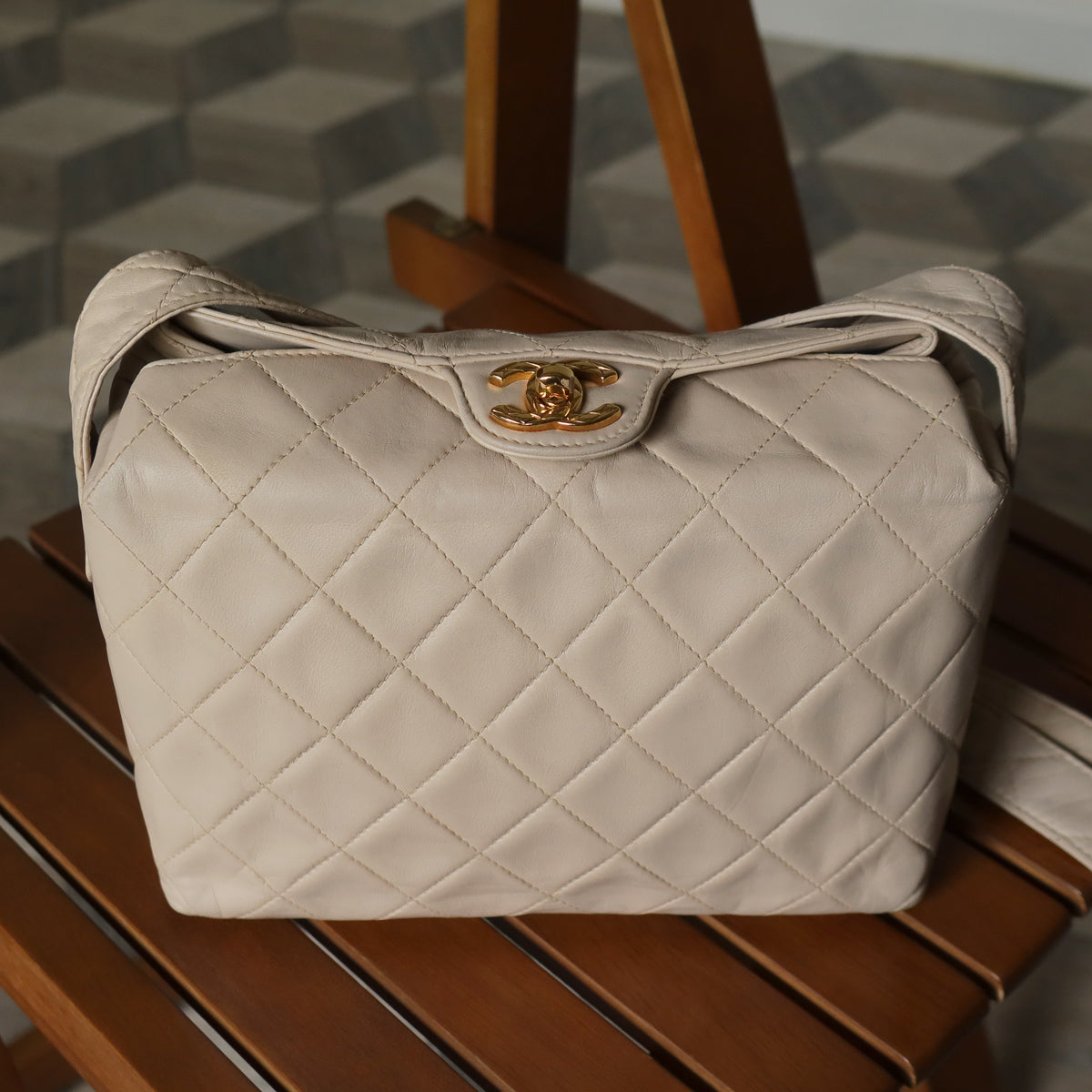 Chanel Vintage Matelasse Beige Quilted Bijoux CC Turnlock Shoulder Bag