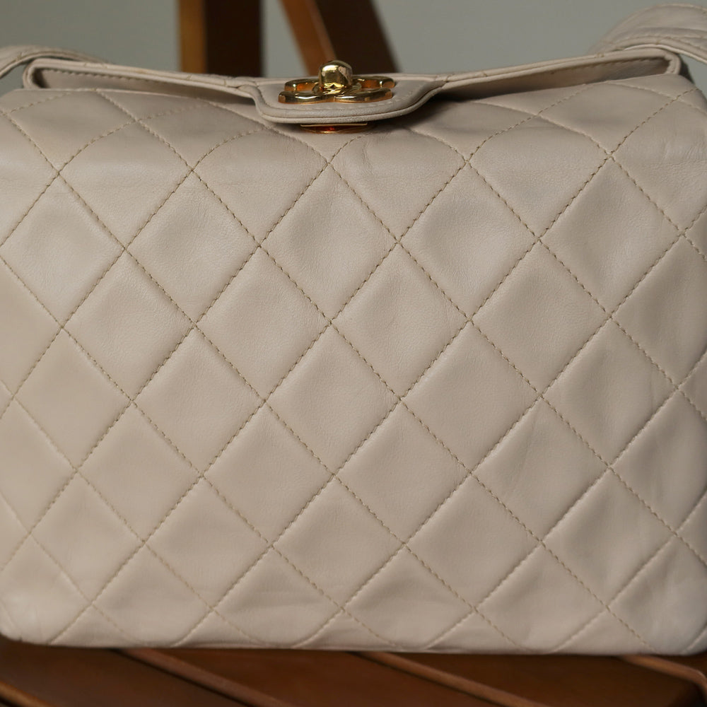 Chanel Vintage Matelasse Beige Quilted Bijoux CC Turnlock Shoulder Bag