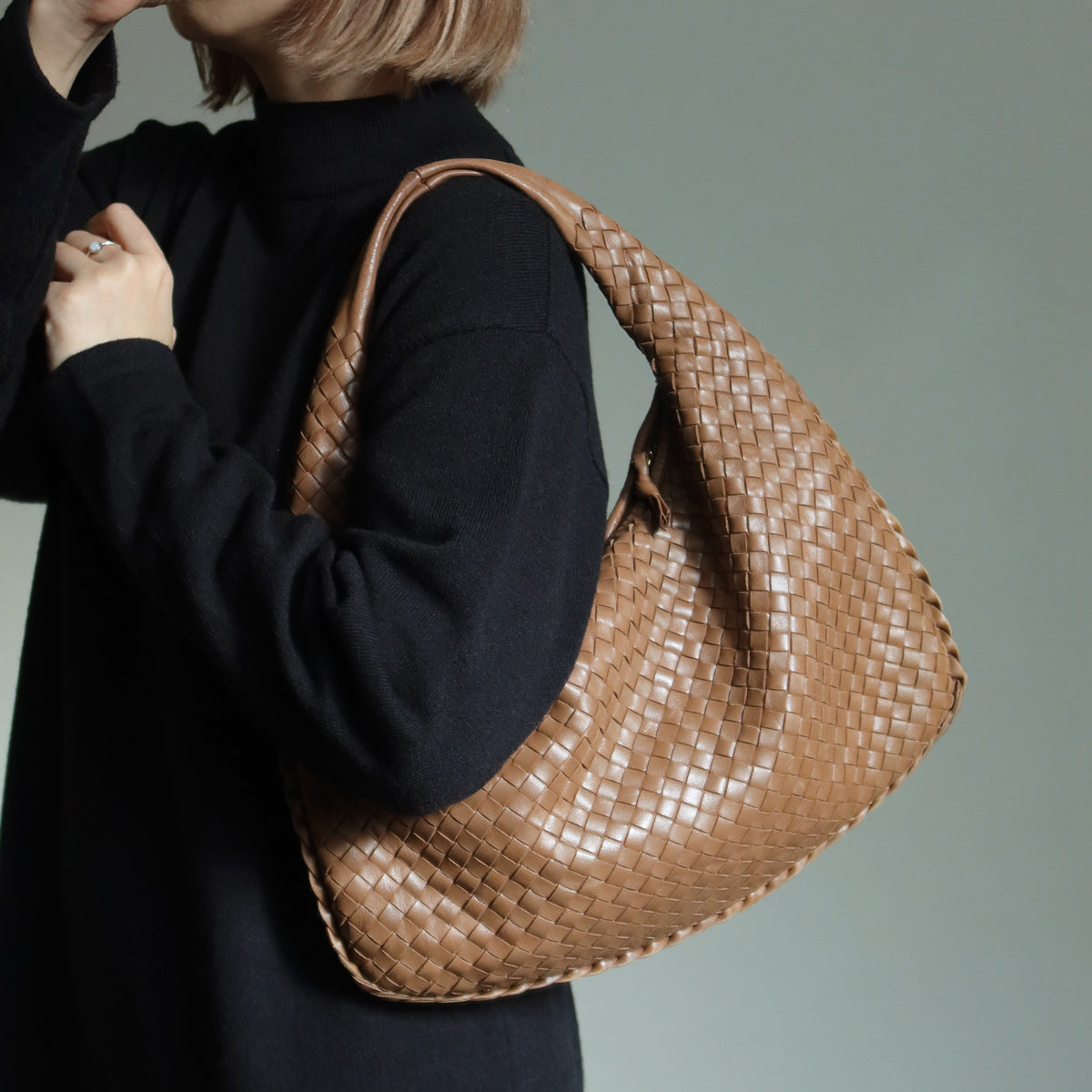 Bottega Veneta Vintage Caramel Brown Intrecciato Veneta Hobo Shoulder Bag