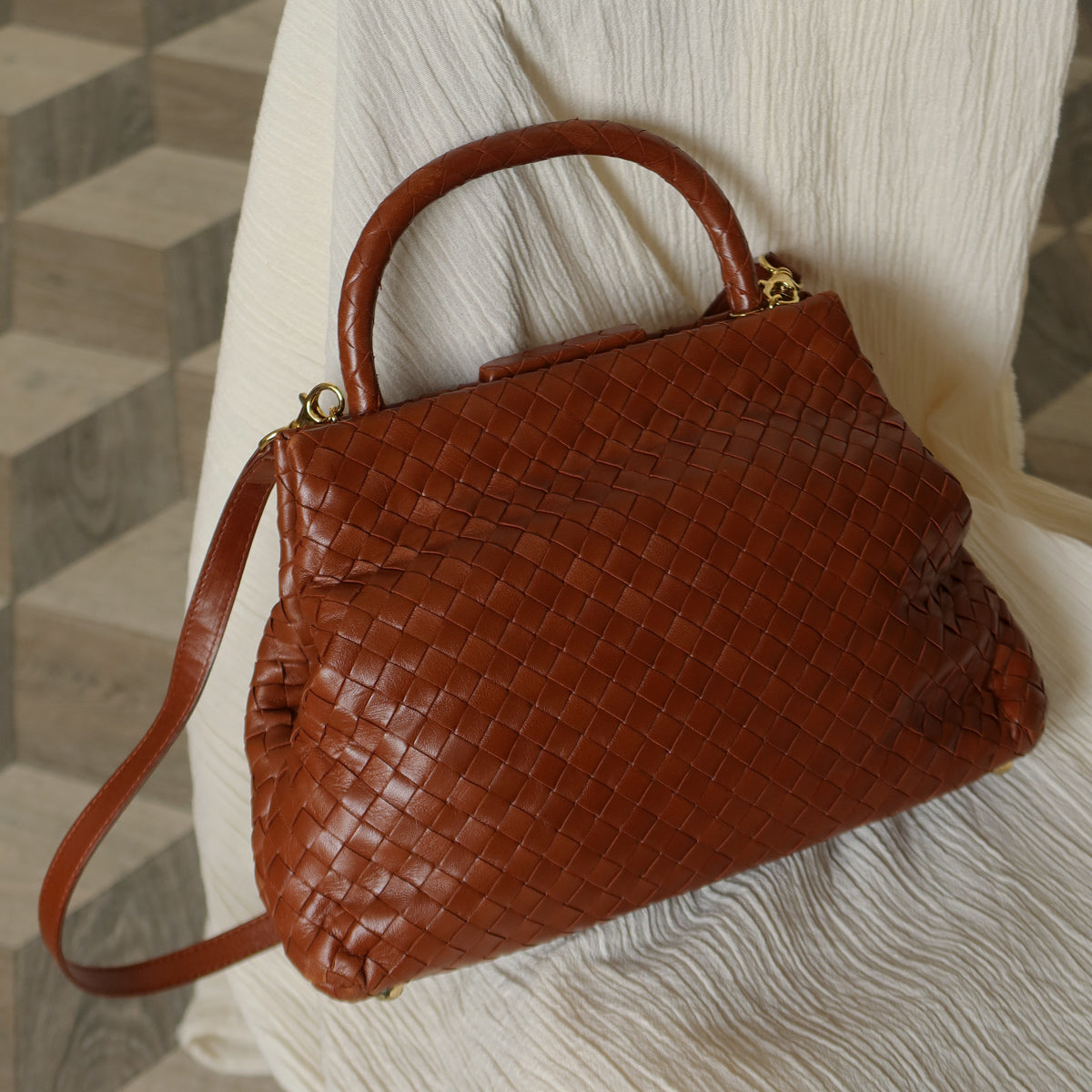 Bottega Veneta Vintage Brown Intrecciato Kiss Lock 2way Bag