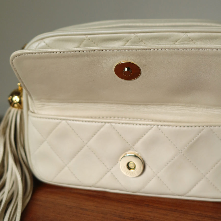 Chanel Vintage Matelasse Quilted Coco mark Cream Ivory Tassel Camera Bag