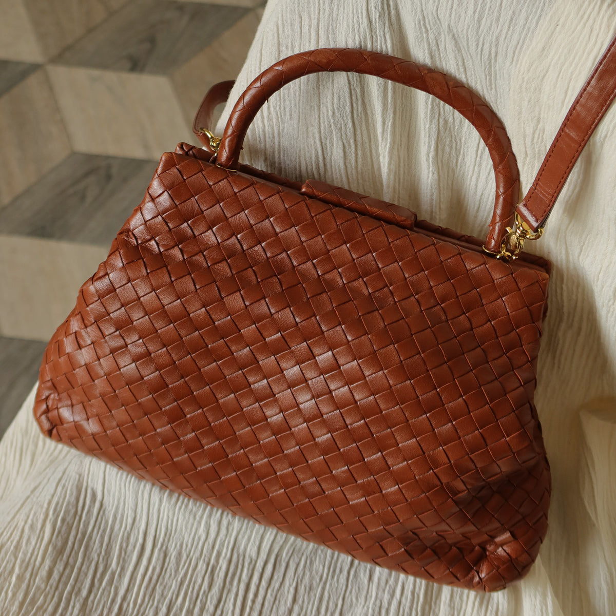 Bottega Veneta Vintage Brown Intrecciato Kiss Lock 2way Bag